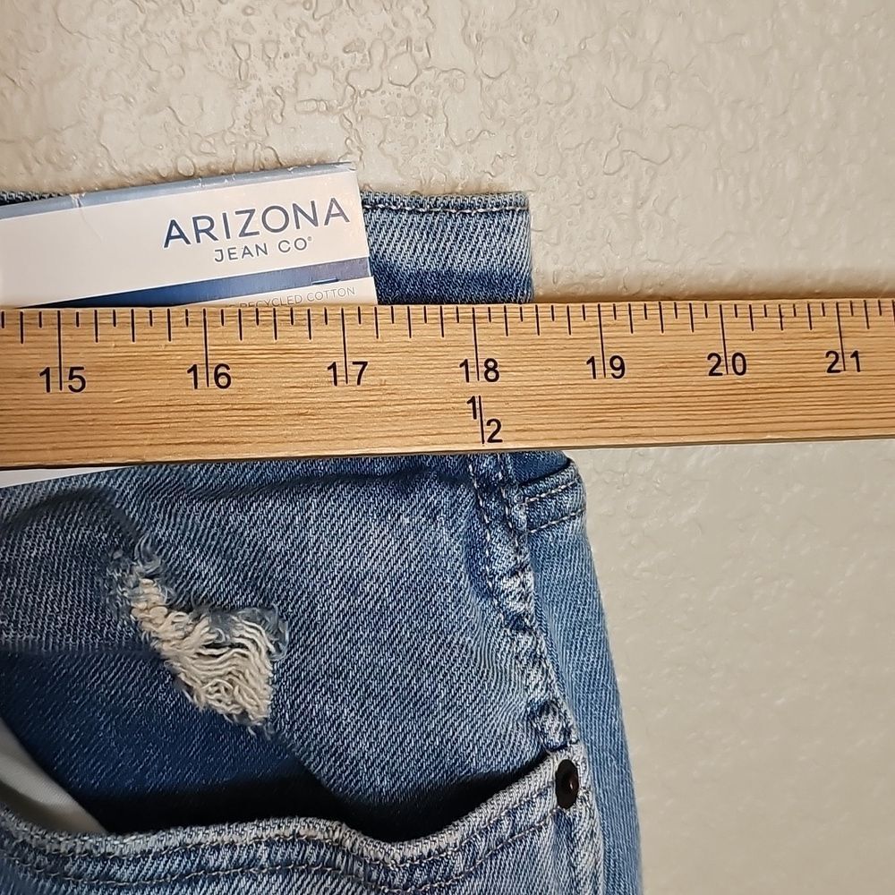 NWT Mushroom‎ Embroidered Mom Jeans Arizona Jean Company Blue Distressed 21 - Picture 6 of 10